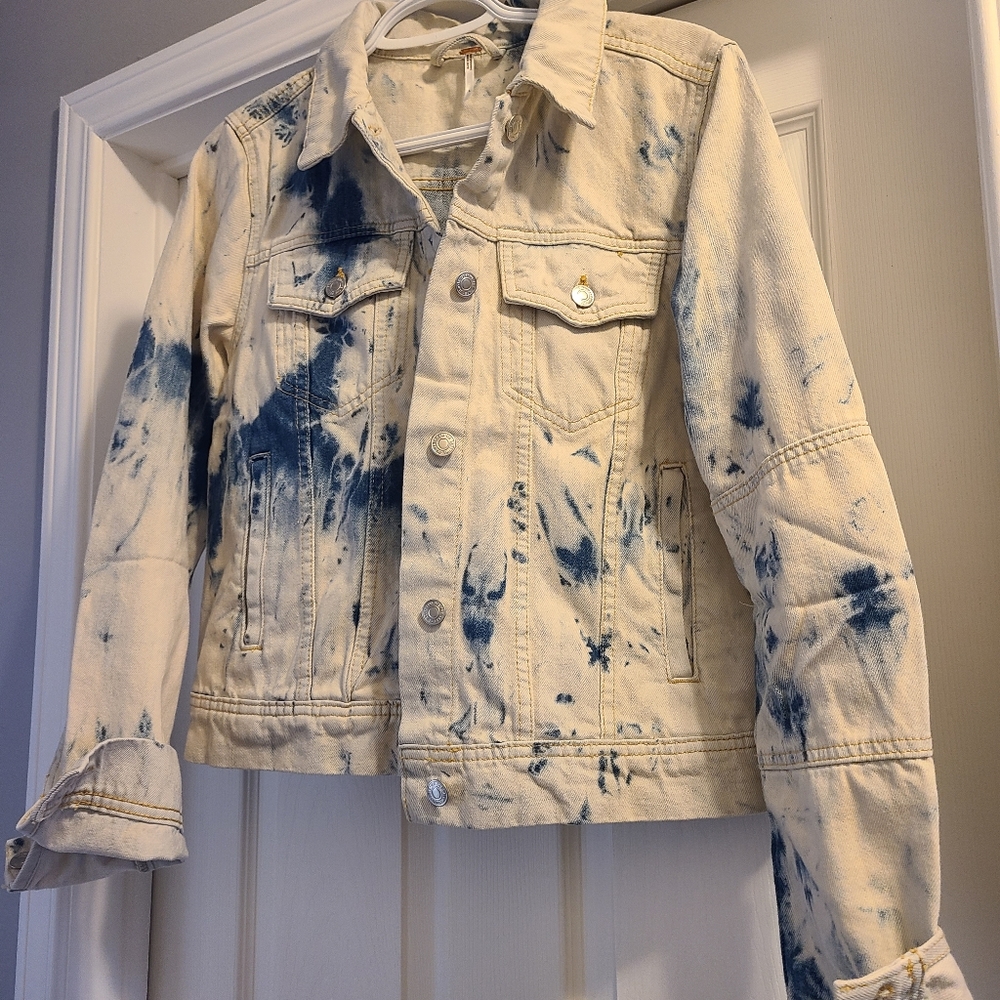 NWOT Free People Jones blue dye denim jacket size large